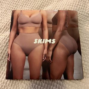 SKIMS Sculpting mid waist thong in sienna